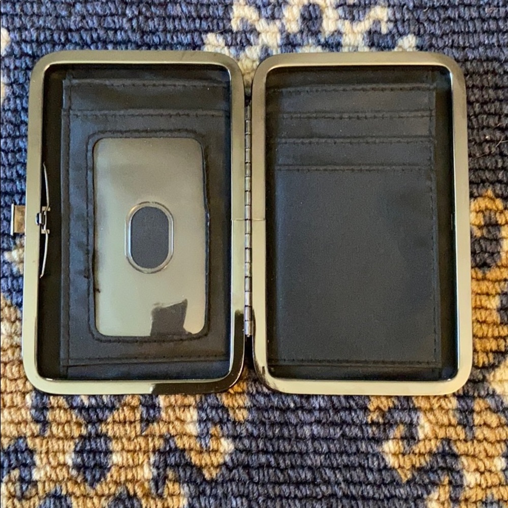 “C” WALLET - Picture 3 of 3